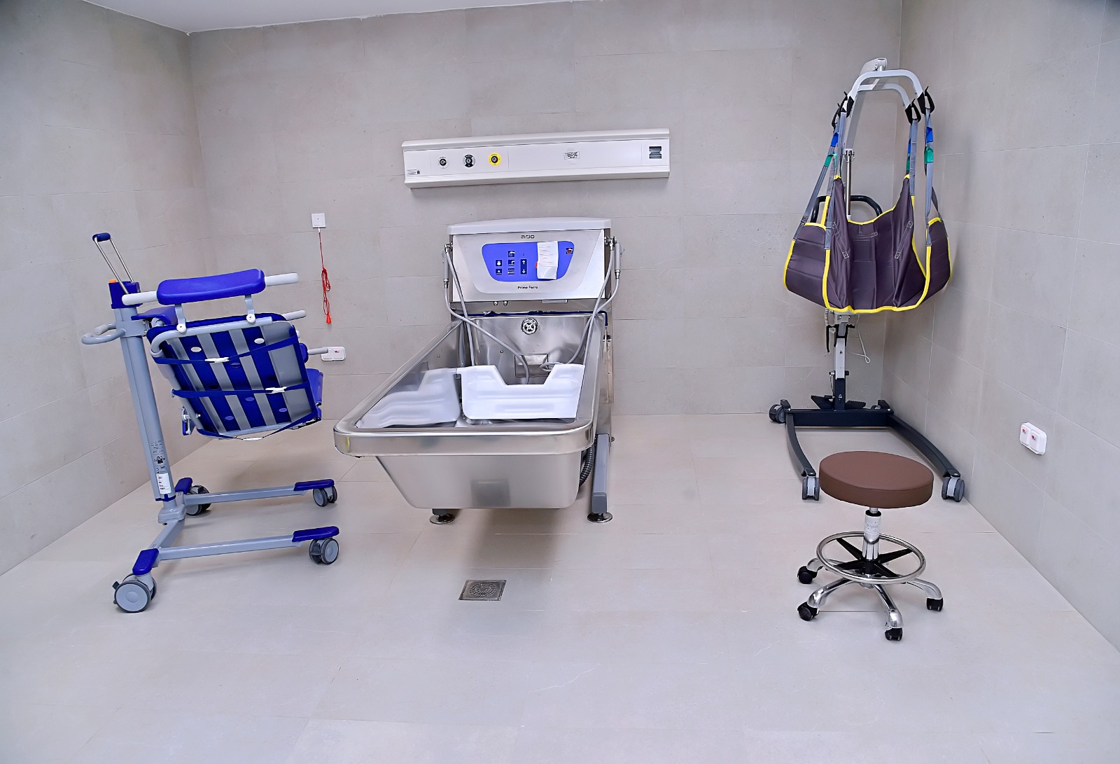 Sala de banho terapêutico e transferência assistida