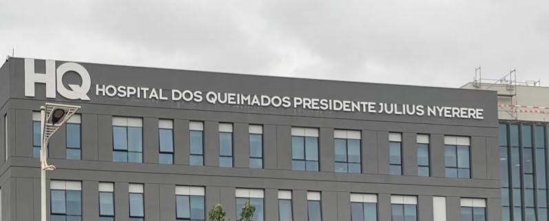 Nome do hospital na fachada